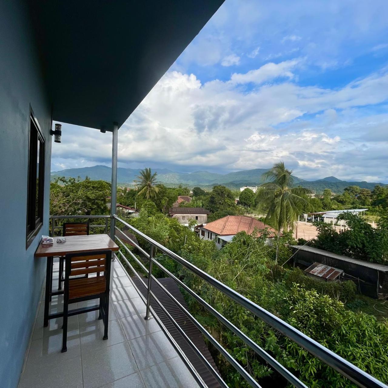 Smile Guesthouse Vangvieng Vang Vieng Bagian luar foto