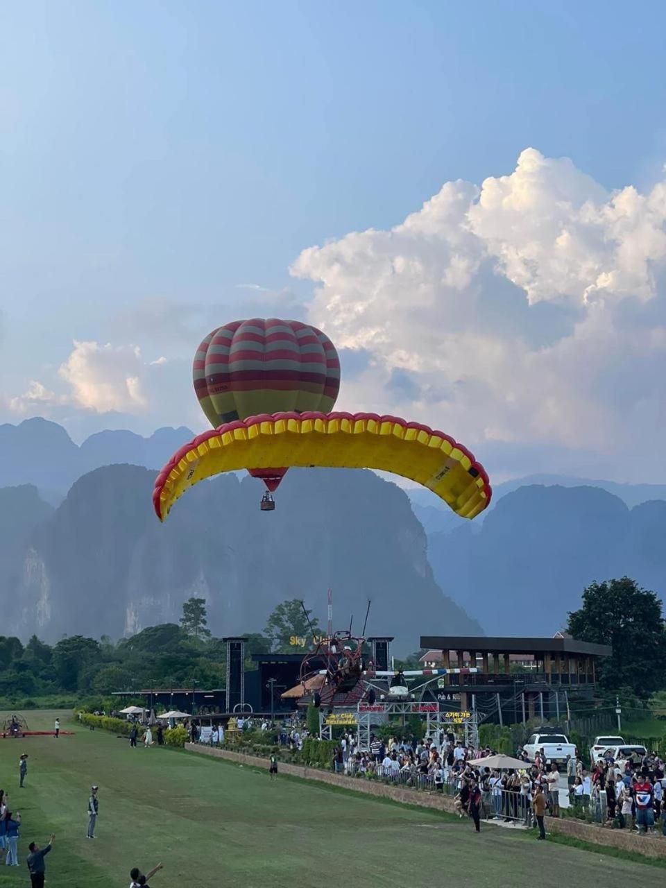 Smile Guesthouse Vangvieng Vang Vieng Bagian luar foto