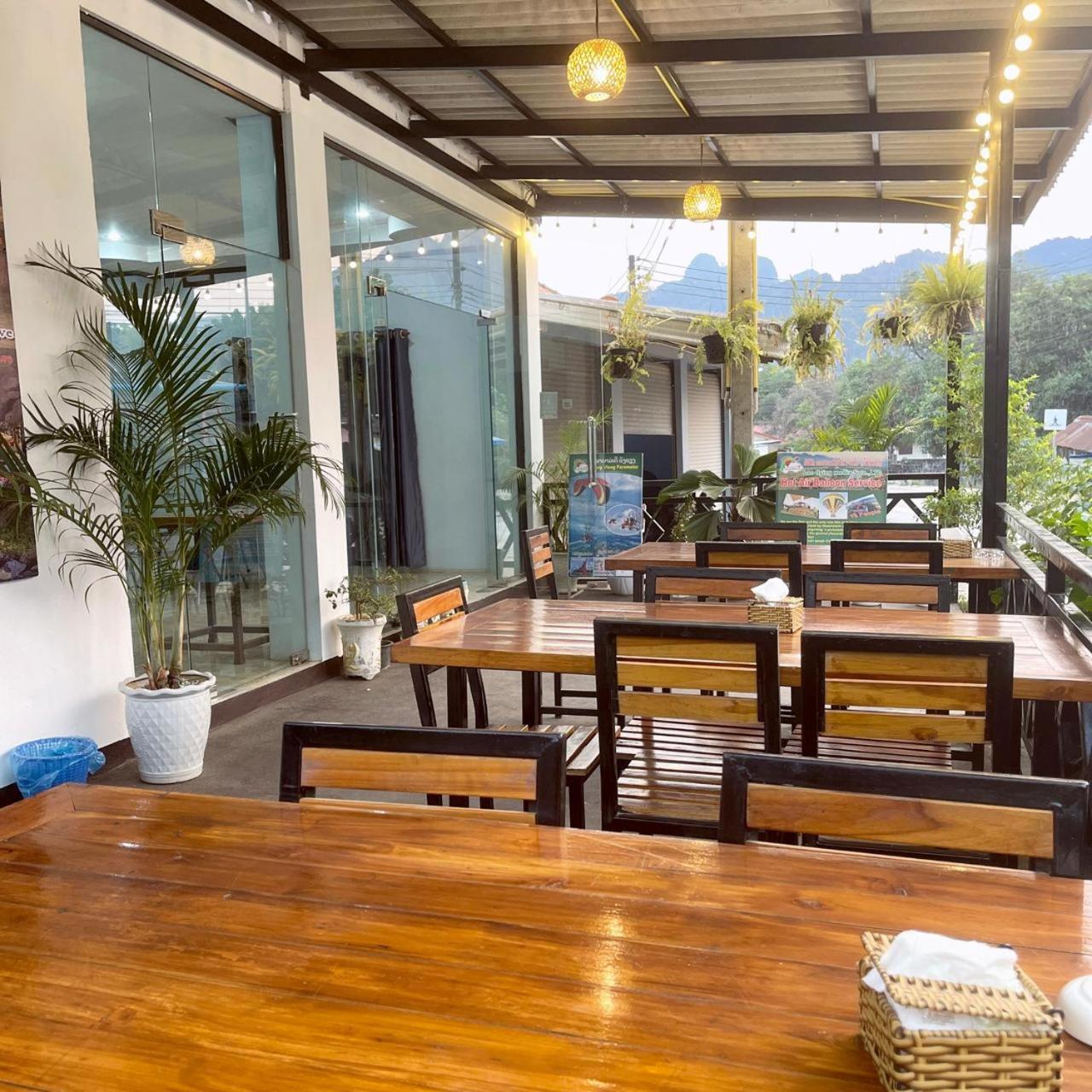 Smile Guesthouse Vangvieng Vang Vieng Bagian luar foto