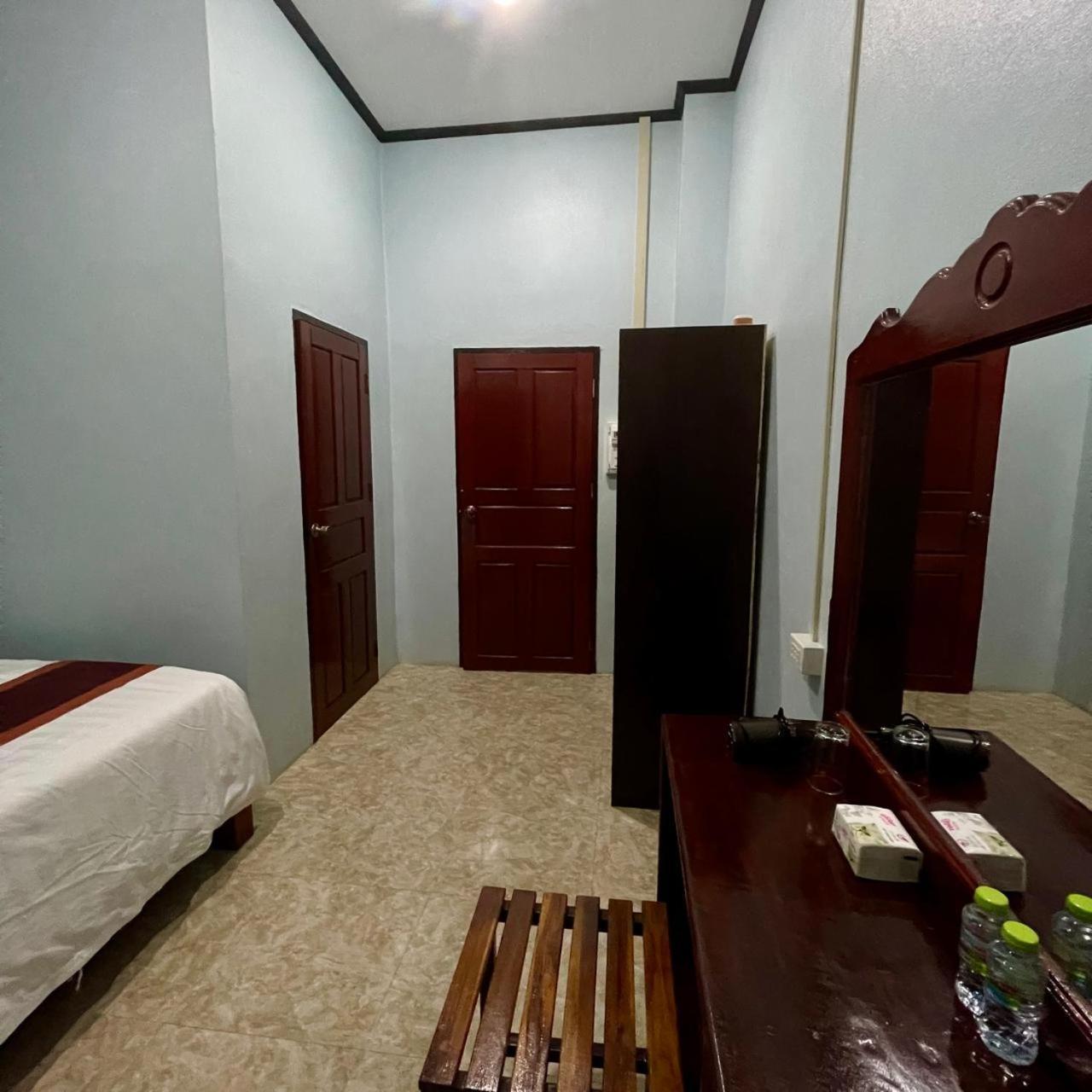 Smile Guesthouse Vangvieng Vang Vieng Bagian luar foto