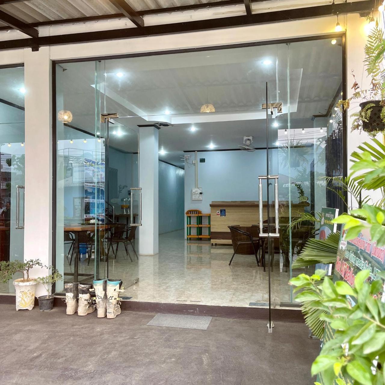 Smile Guesthouse Vangvieng Vang Vieng Bagian luar foto